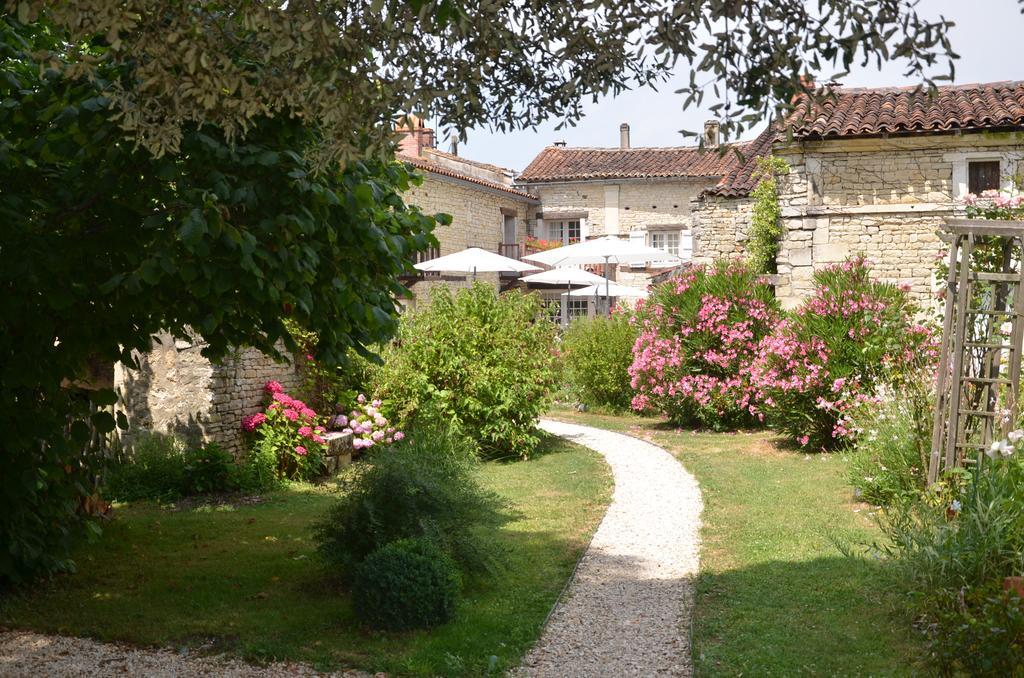 Bed and Breakfast La Closerie à Nercillac Extérieur photo