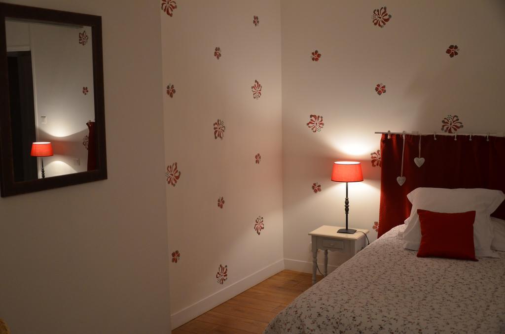 Bed and Breakfast La Closerie à Nercillac Chambre photo