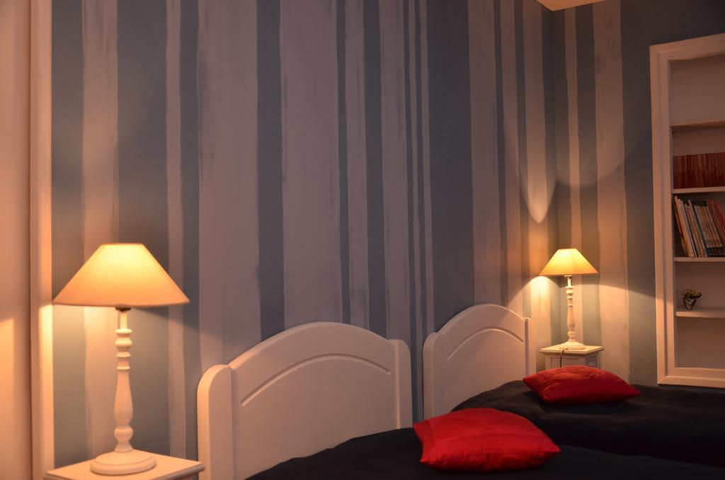 Bed and Breakfast La Closerie à Nercillac Chambre photo